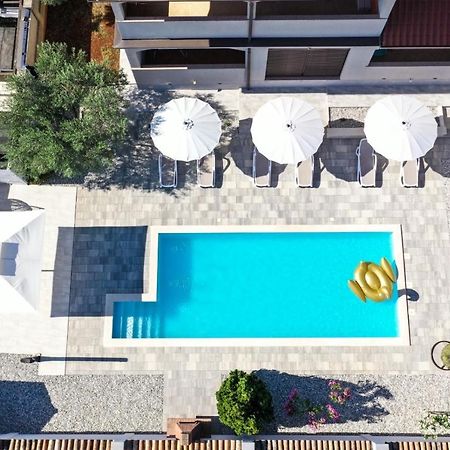 Apartment Nina With Private Pool Nova Vas  Extérieur photo
