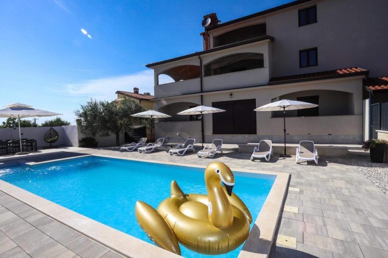 Apartment Nina With Private Pool Nova Vas  Extérieur photo